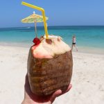 Joven denuncia que raizales la golpearon por reclamar precio de coco loco en San Andrés