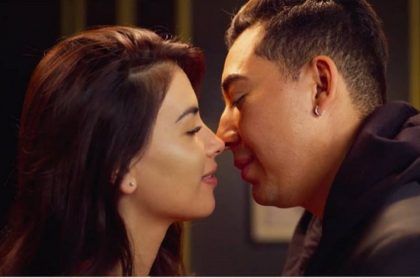 Jessica Cediel contó en ‘Día a Día’, programa de Caracol Televisión, cómo fue el apasionado beso con 'Lokillo' en la película ‘Mi otra yo’. 