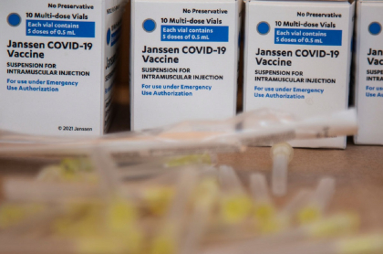 Ya están en Colombia las primeras vacunas de Janssen (Johnson & Johnson).