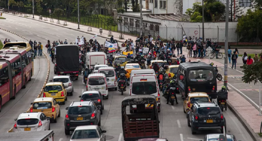Los bloqueos viales por manifestaciones continúan este jueves 24 de junio en Bogotá.