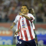Junior podría cambiar de figuras y las conversaciones con Carlos Bacca ya comenzaron