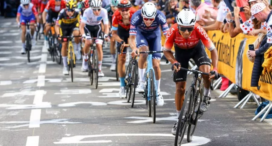 Video de ataque de Nairo Quintana durante la segunda etapa del Tour de Francia 2021, que terminó en Mûr-de-Bretagne Guerlédan.