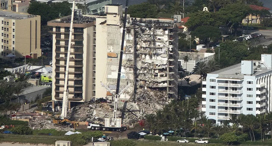 Sube a 9 el número de muertos por edificio que colapsó en Miami Beach