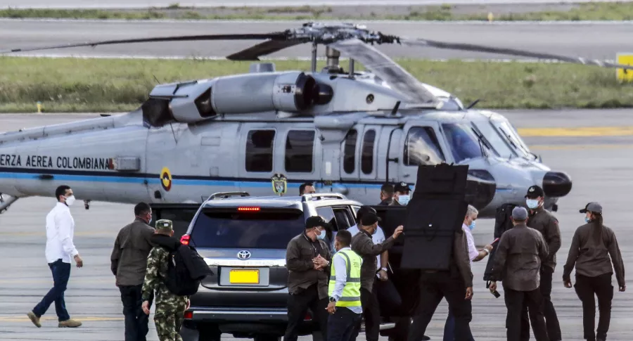 Helicóptero donde viaja Iván Duque y que fue atacado ilustra nota sobre nuevos videos del atentado