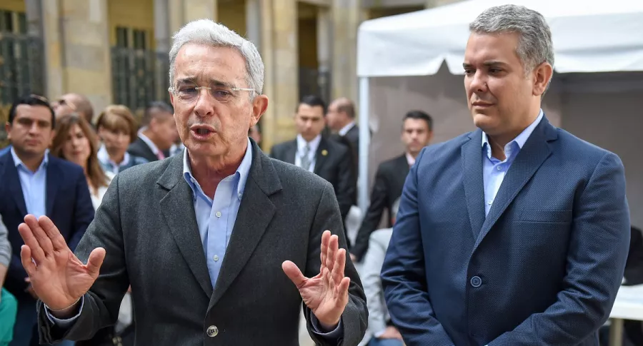 Imagen de Álvaro Uribe, que dio hipótesis sobre caída de imagen de Iván Duque