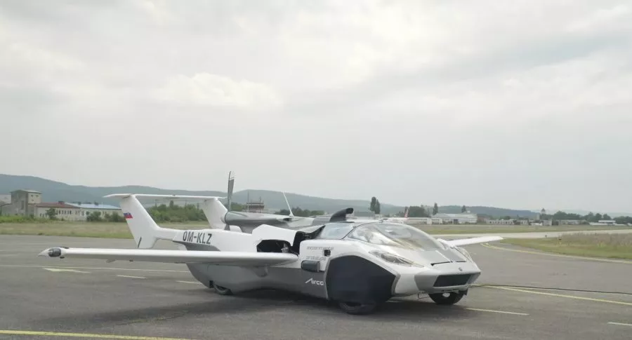 AirCar, carro volador que sobrevoló por Eslovaquia