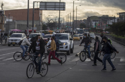 La calle 13 volverá a tener un carril más con al retiro del bicicarril.