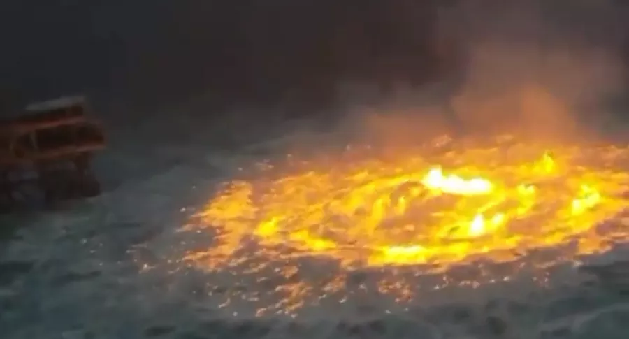Una fuga en una plataforma petrolera en el Golfo de México causó un raro fenómeno.