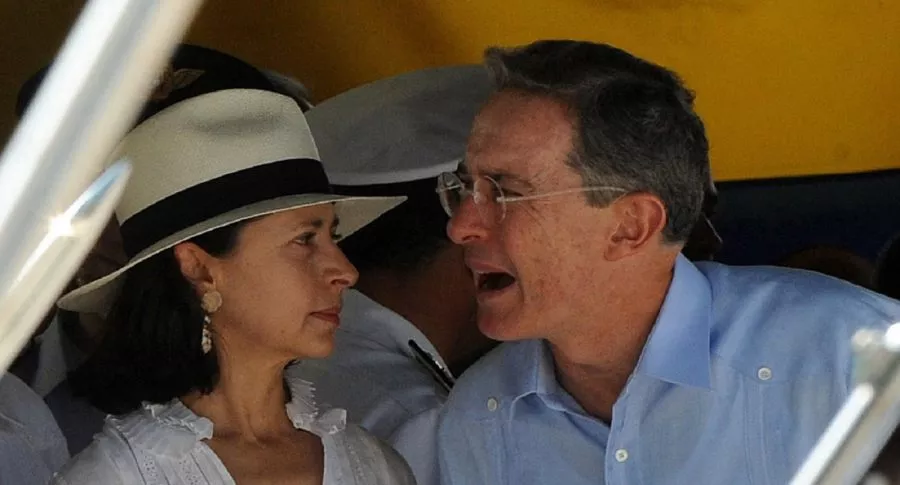 Álvaro Uribe, expresidente de Colombia, y su esposa Lina Moreno. 