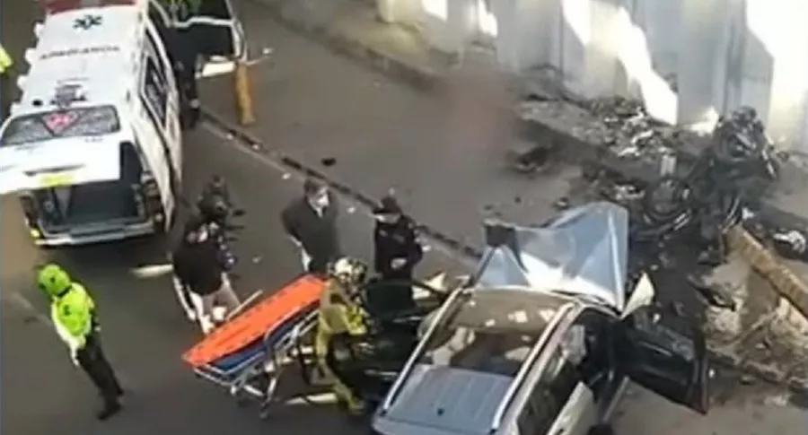 Imagen del sitio en donde una camioneta Mercedes-Benz arrolló y mató a un motociclista en el norte de Bogotá