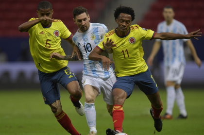 Selección Colombia en partido contra Argentina ilustra nota sobre 'rating' del partido