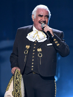 Vicente Fernández, que fue hospitalizado de emergencia