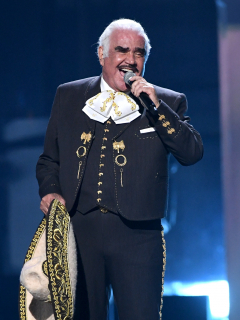 Foto de Vicente Fernández, a propósito de quiénes son sus hijos y cuántas esposas tiene