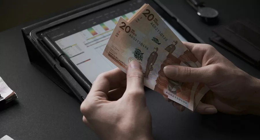 imagen de dinero colombiano que ilustra a entidades que suplantan a la Superfinanciera. 
