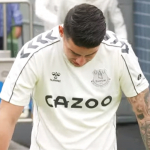 [Video] James, con brazos caídos y raras muecas en práctica del Everton