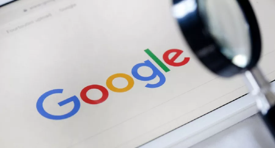 Francia multó a Google por no negociar "de buena fe" una remuneración a medios de comunicación por usar sus contenidos.