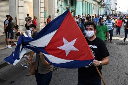 Vuelve internet móvil a Cuba, pero mantienen bloqueadas las redes sociales