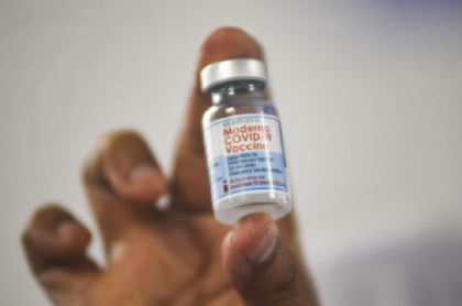 Primeras vacunas de Moderna llegarán a Colombia a finales de julio.