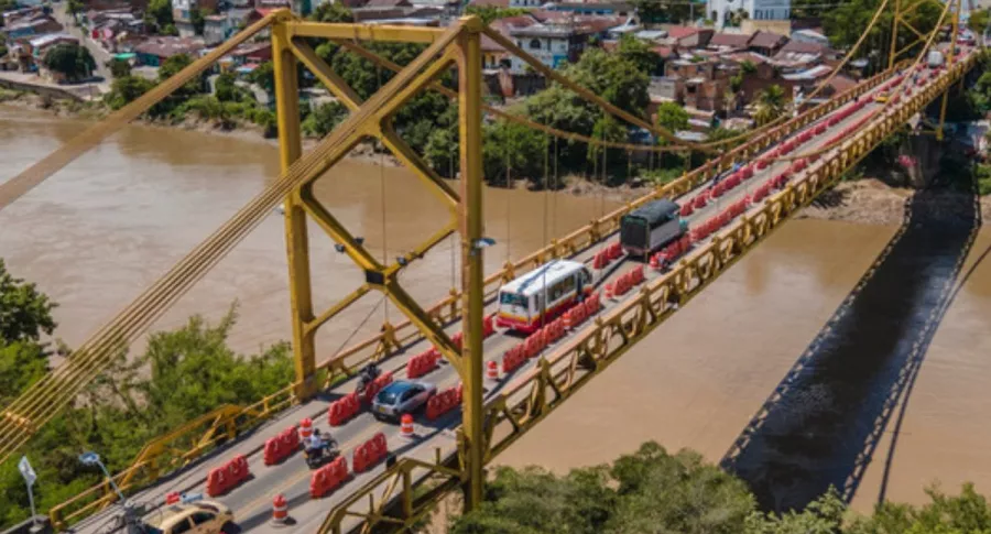Foto del puente Mariano Ospina entre Girardot y Flandes, en nota del cierre de esa estructura y qué vías alternas se pueden tomar.