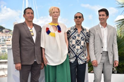Elkin Díaz,Tilda Swinton, el director Apichatpong Weerasethakul y Juan Pablo Urrego, de 'Memoria', en el Festival de Cine de Cannes.