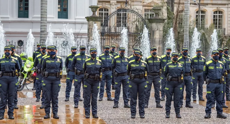 Policía Nacional presentó, desde la Casa de Nariño, su nuevo uniforme de color azul