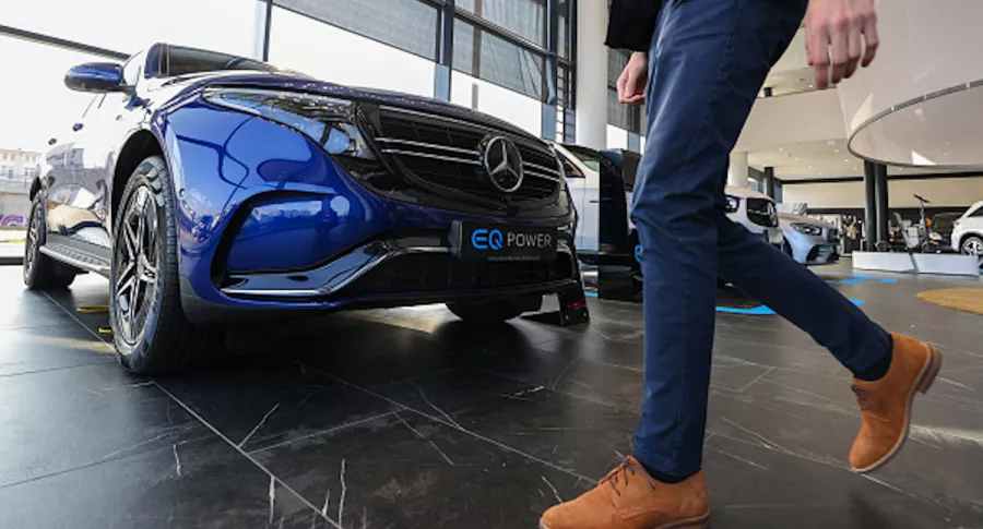 Mercedes-Benz promete solo carros eléctricos para el 2030