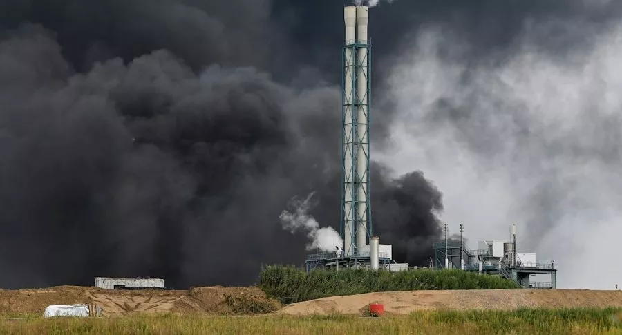 Video de fuerte explosión en planta química de Leverkusen, Alemania, que dejó 2 dos personas muertas y más de 30 heridos. 