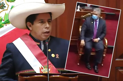 Pedro Castillo no saludó a Iván Duque en su discurso de posesión en Perú. Fotomontaje: Pulzo.