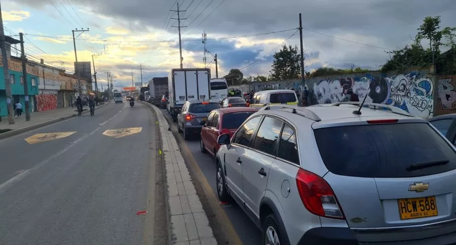 Imagen del accidente en Bogotá hoy: calle 80 colapsada; choque dejó un muerto
