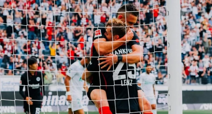 Video del gol de Rafael Santos Borré con el Eintracht Frankfurt frente al Saint-Étienne en partido amistoso. 