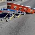 [Fotos] Cadáver quedó tirado en plena calle por dura frenada de carro fúnebre