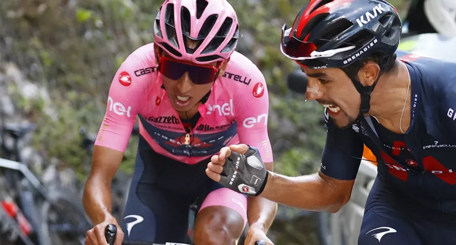 Egan Bernal y Daniel Martínez, quienes no sufrieron lesiones graves luego de su caída en etapa 1 de la Vuelta a Burgos