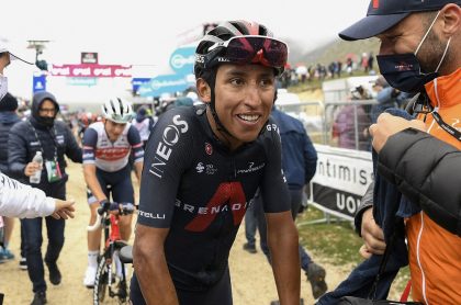 Egan Bernal resta gravedad a su caída en Vuelta a Burgos