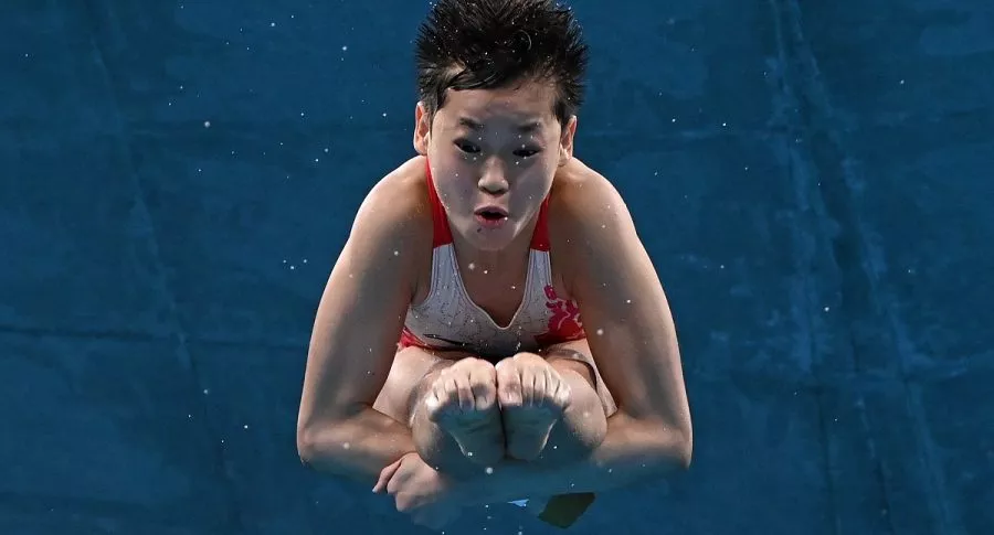 Quan Hongchan, de 14 años, consiguió un rarísimo séptuple 10 en Tokio 2020.