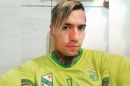 Fotos de la ropa que usa de Dayro Moreno en Bolivia.