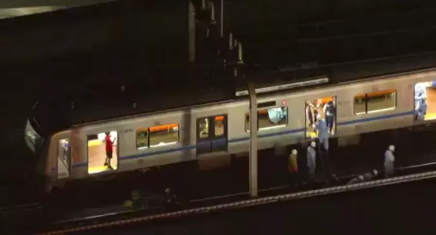 Imagen del tren en donde se produjo el ataque que dejó 10 heridos, en Tokio