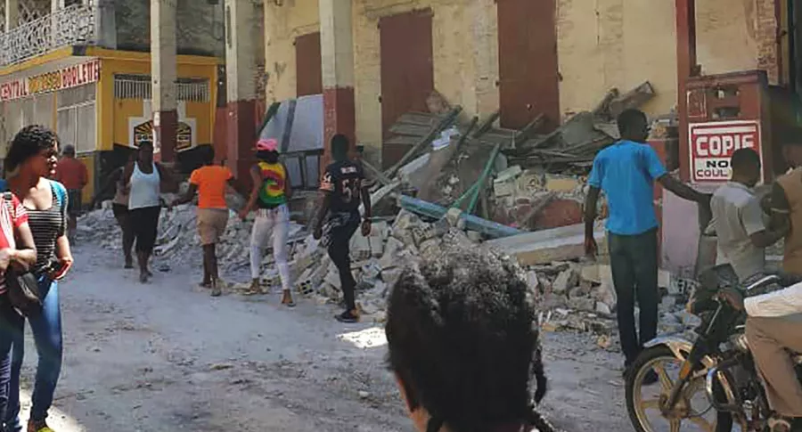 Terremoto de Haití deja más de 300 muertos, según cifras oficiales. Imagen del desastre,
