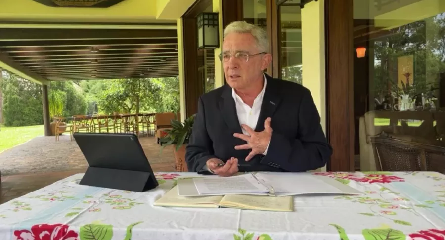 Álvaro Uribe en Comisión de la Verdad dice que soldados lo engañaron