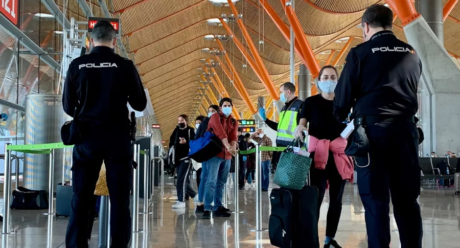 Imagen del aeropuerto de Barajas ilustra artículo Coronavirus: colombiano golpeó a mujer en aeropuerto de Madrid