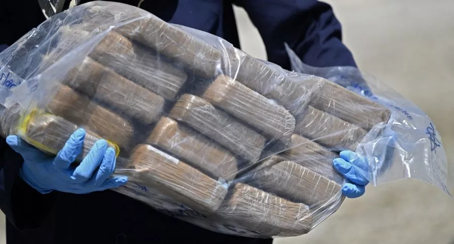 Los servicios de aduanas de Francia confirmaron la incautación de 416 kilos de cocaína que estaban escondidos en cajas de plátanos procedentes de Colombia
