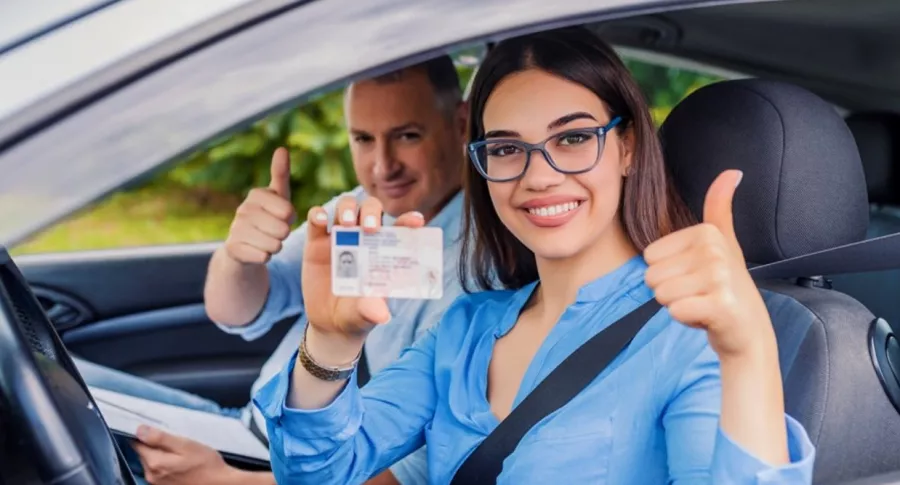 Licencia de conducción en Colombia: consulta de fecha de vencimiento y cómo renovarla.