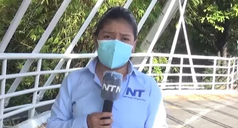 Video: Periodista interrumpió informe para evitar que joven se quitara la vida
