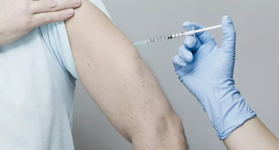 Hombre en Brasil se vacunó cinco veces contra el COVID-19