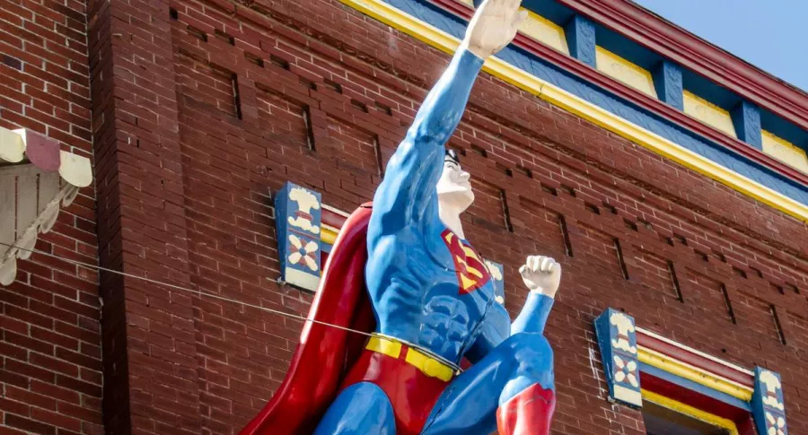 DC Comics planea un Superman gay