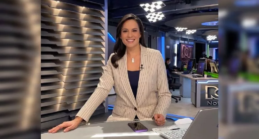 Andrea Bernal, presentadora que se va de Noticias RCN para trabajar en la embajada de Colombia en Estados Unidos.