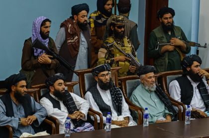 Talibanes advierten que habrá “consecuencias” si las tropas de Estados Unidos no abandonan Afganistán el 31 de agosto. 