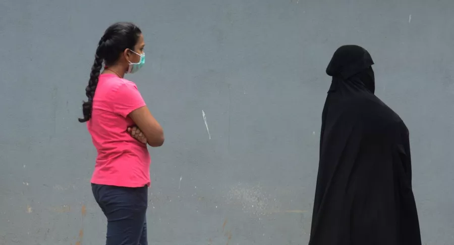 Mujer con burka en Medellín generó temor en la gente.