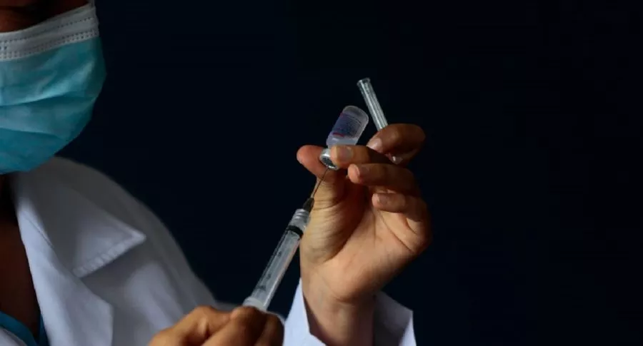 Sinovac: empresas darían vacunas a Gobierno por falta de dosis
