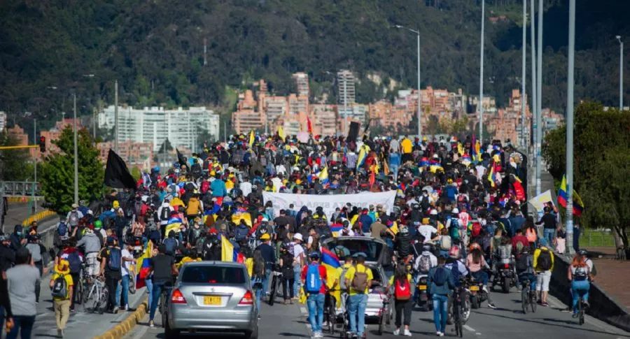Imagen de protesta que ilustra nota; Marchas 26 agosto en Bogotá: cierran vías por paro nacional