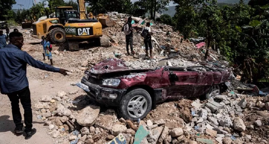 Haití: rescatan 24 personas más de una semana después de terremoto